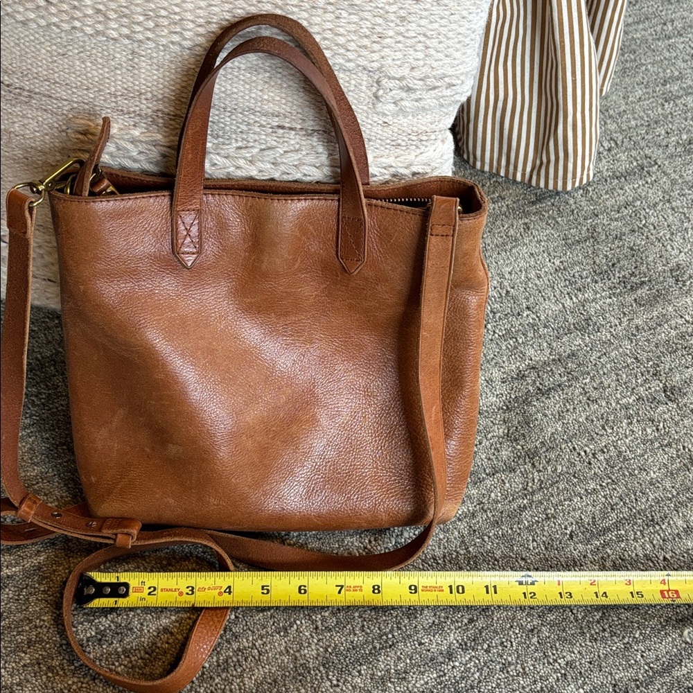 Madewell Transport Crossbody Leather Bag in Congac - Picture 5 of 10